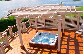 hot tub with pergola